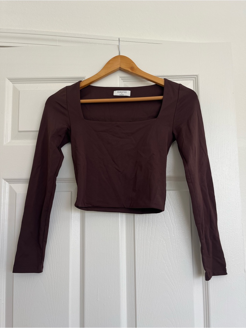 Aritizia Babaton Brown Square-Neck Long-Sleeve Crop Top S